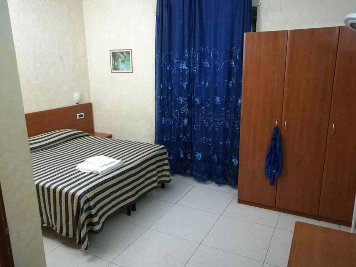 Casa Ros Via Ostiense 73 Hotel Рим Екстериор снимка